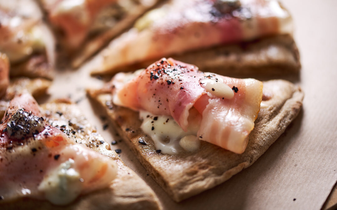 🍕 Pizza integrale al gorgonzola, pancetta UANDERFUL e scaglie di liquirizia