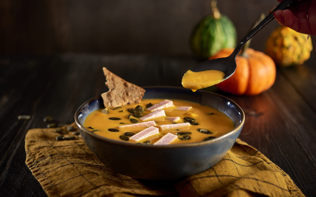 Carezza di Zucca con Petto di Tacchino Adone e Croccantezza di Semi